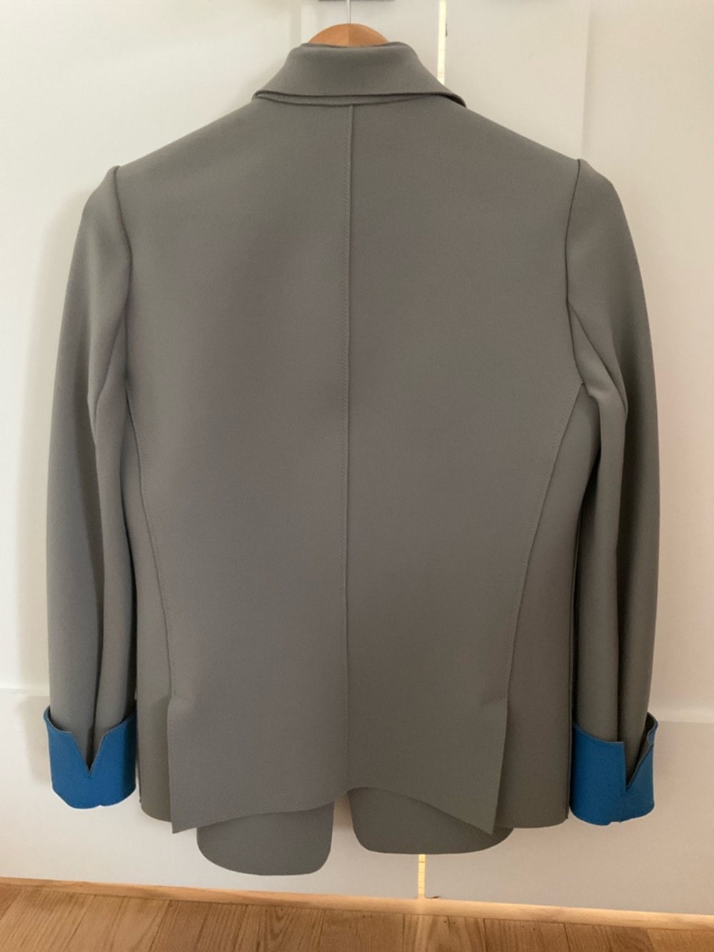 Final Price- No Offers! Marie Saint Pierre Minimalist Grey Women's Blazer Size 1 - Picture 8 of 8